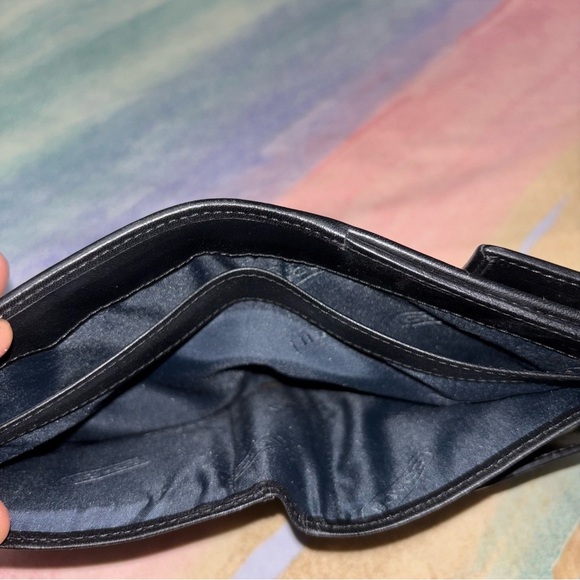 Coach “C” Logo Vintage Bi-fold Black Wallet - Picture 4 of 6